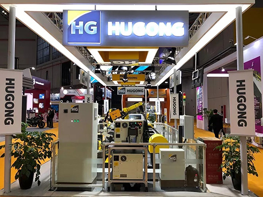 进博会首日沪工意大利CEA展位展品机器人焊接系统 进博会首日沪工意大利CEA展位展品机器人焊接系统