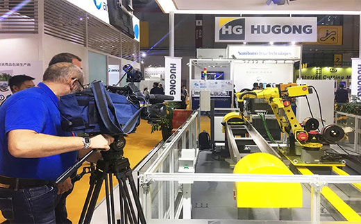 第二届进博会俄罗斯国家电视台拍摄沪工意大利CEA展位 第二届进博会俄罗斯国家电视台拍摄沪工意大利CEA展位