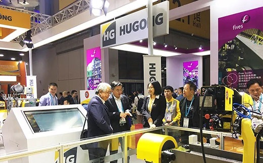 第二届进博会广东省茂名市常务副市长莅临沪工意大利CEA展位 第二届进博会广东省茂名市常务副市长莅临沪工意大利CEA展位